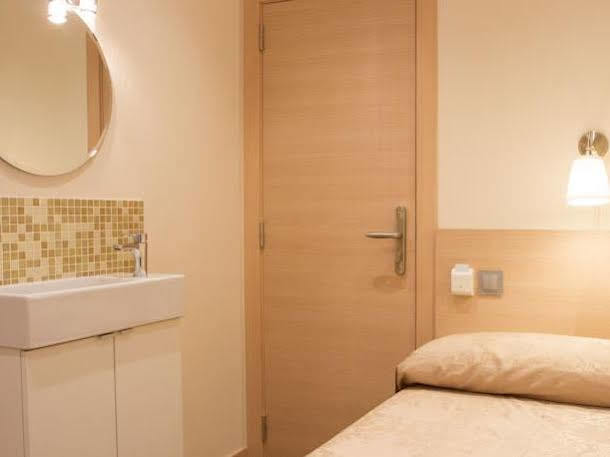 Hostal Excellence Barcelona Exterior foto